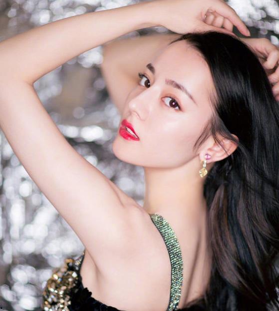 迪丽热巴最新爆料王晶,独家爆料引热议  第1张